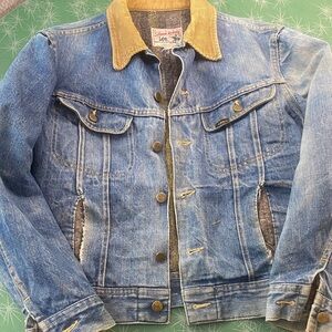 Vintage Distressed Lee Classic Blue Denim Jacket with Brown Collar